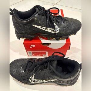 Women’s Nike Tanjun cleats